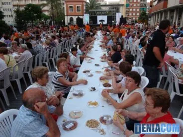 Cocà para 2000 personas en la Calle La Via