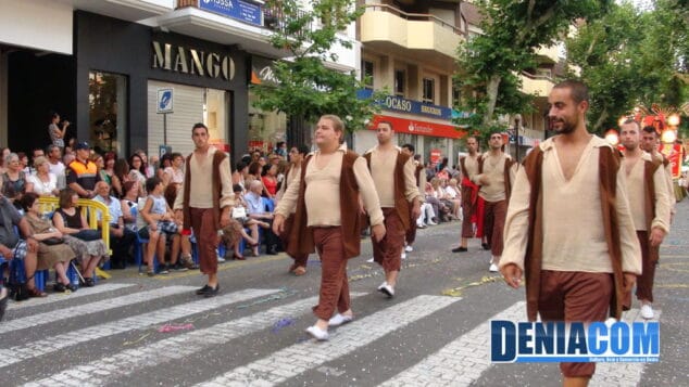 Comparsa Aguila Roja de la Falla París Pedrera