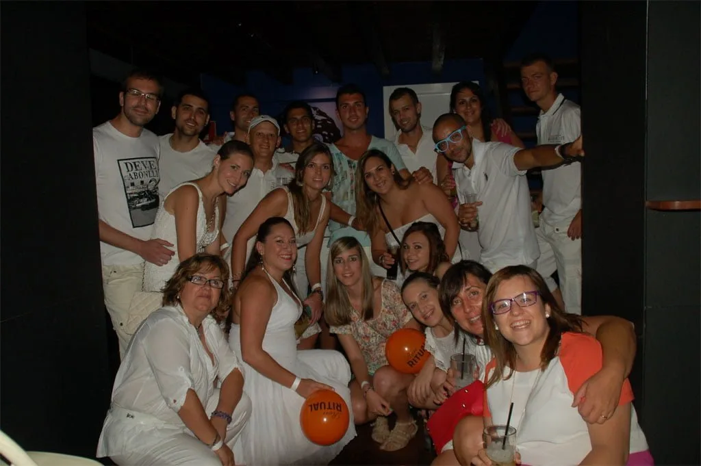 Fiesta Ibicenca en la Falla París Pedrera