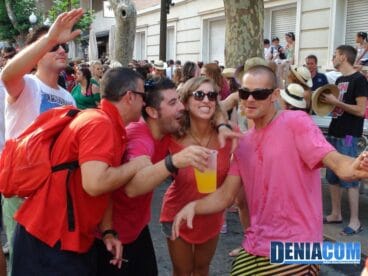 Fiesta y jarana en la primera entrada de bous 2012