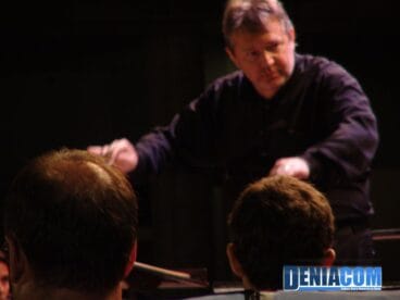 La Agrupación Artística Musical de Dénia bajo la batuta del prestigioso director Frank de Vuyst