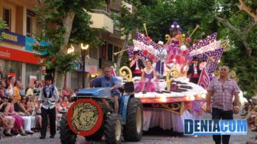 La carroza Musicalité de la Falla Centro gana el primer premio de Carrozas1