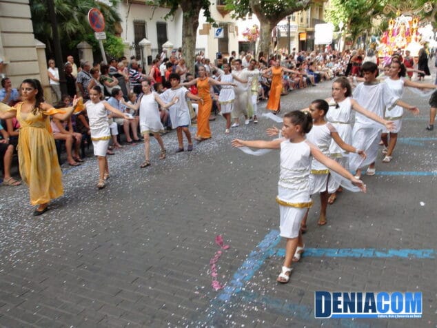 Los niños de la Falla Roques completan la comparsa No en fan