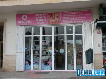 Mascotetes Dénia, en la plaza Benidorm