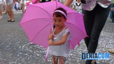 Niña de la Falla Centro en las Carrozas 2012