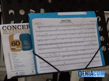 Pasodobles de toda la vida en el concierto de músicos y ex músicos de la Banda de Dénia