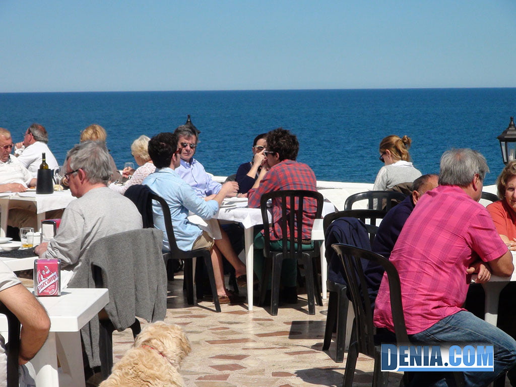 Restaurante Mena Dénia, Terraza junto al mar
