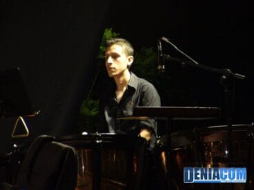 Timbalista de la Agrupación Artístico Musical de Dénia