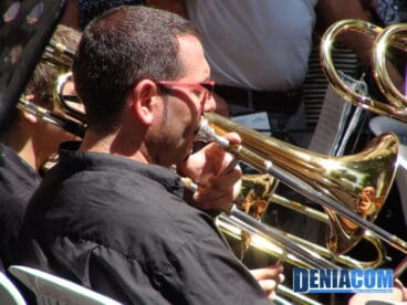 Trombonista de la Agrupación Artística Musical de Dénia