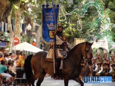 00 Estandarte de la Asociación de Moros y Cristianos de Dénia (AMMICC)