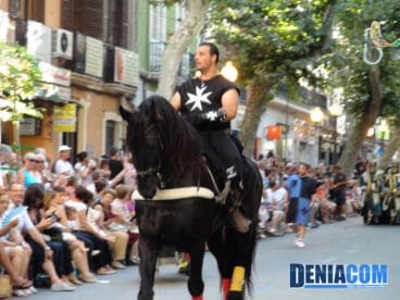 02 Caballos en el Desfile de Gala de Guerrers Hospitalaris