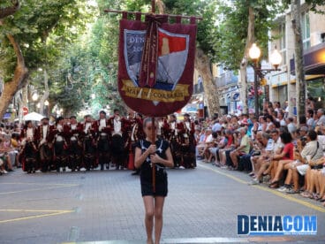 03 Estandarte de la filà Marins Corsaris en el Desfile de Gala de la AMMICC 2012