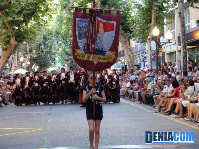 03 Estandarte de la filà Marins Corsaris en el Desfile de Gala de la AMMICC 2012