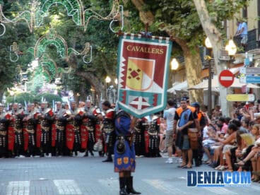 04 Estandarte de la Filà Cavallers