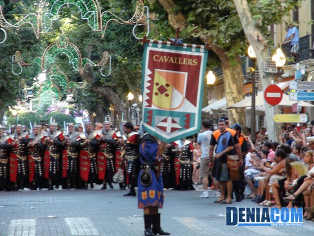 04 Estandarte de la Filà Cavallers