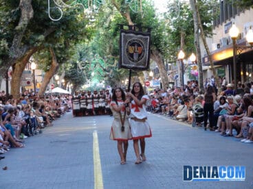 05 Estandarte de la filà Templaris en el Desfile de Gala de la AMMICC 2012