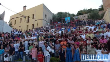 05 Público asistente al pregón 2012 de los Moros y Cristianos de Dénia