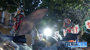 08 El capitán cristiano 2012 sobre su carroza en el Desfile de Gala de la AMMICC 2012
