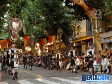 08 Excelente performance en el boato cristiano del Desfile de Gala de la AMMICC 2012