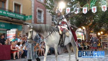 08 Los jinetes del boato cristiano espléndidos a su paso por tribuna