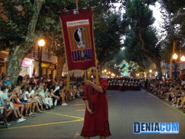 09 Estandarte de la filà Abencerrajes en el Desfile de Gala de la AMMICC 2012