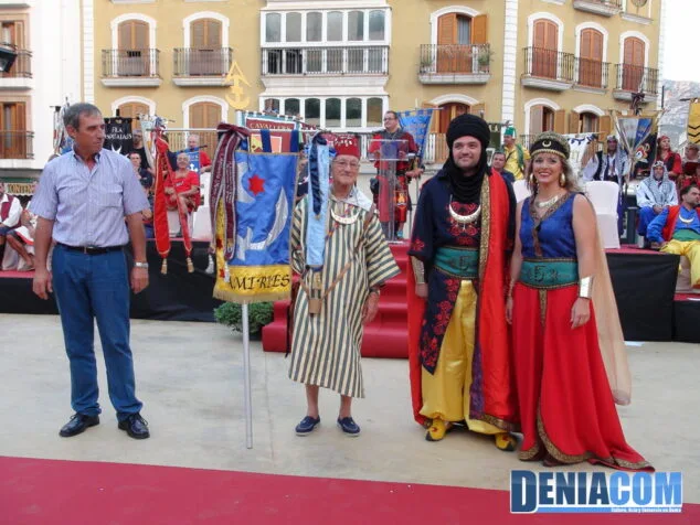 Un pregón original y diferente da comienzo a las fiestas de Moros y Cristianos 2012 10 09 Filà Amiries capitanía Mora 2012 Dénia