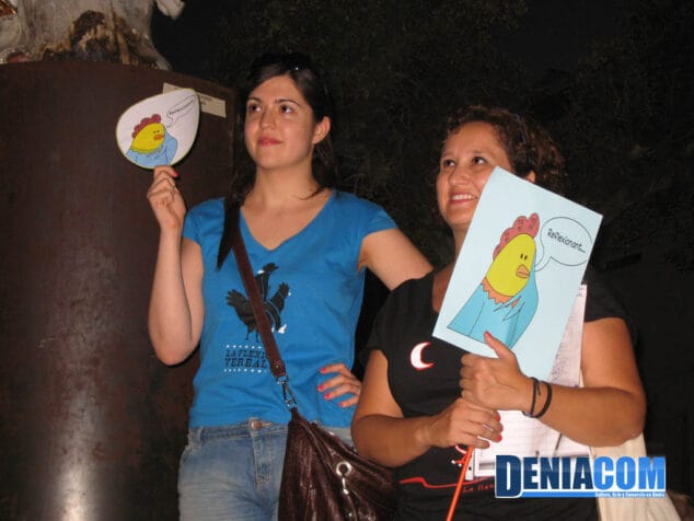 1 Miembros de la Flexió Verbal durante la lectura del manifiesto conjunto