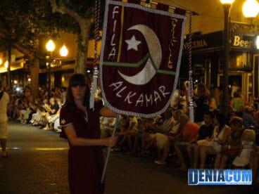11 Estandarte de la filà Alkamar en el Desfile de Gala de la AMMICC 2012