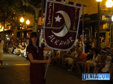 11 Estandarte de la filà Alkamar en el Desfile de Gala de la AMMICC 2012