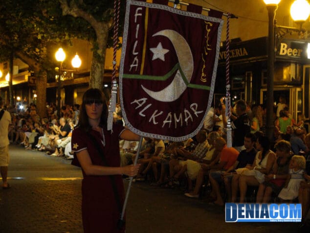11 Estandarte de la filà Alkamar en el Desfile de Gala de la AMMICC 2012