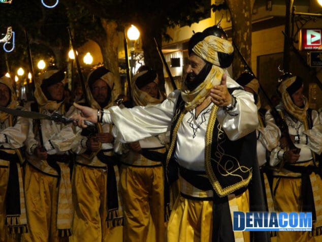 12 Cabo de la filà Walíes en el Desfile de Gala de la AMMICC 2012