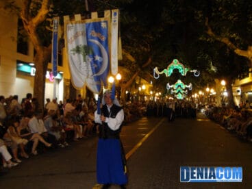 14 Estandarte de la filà Berebers Tuaregs