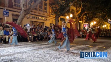 16 Ballet de apertura en el boato de la filà Amiries