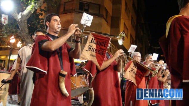 16 Banda de cornetas en el boato de la filà Amiries Capitanía Mora 2012