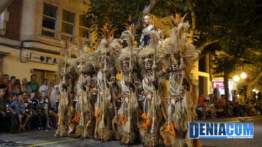 16 Escuadra de mujeres en el boato de la Capitanía Mora 2012,  la filà Amiries