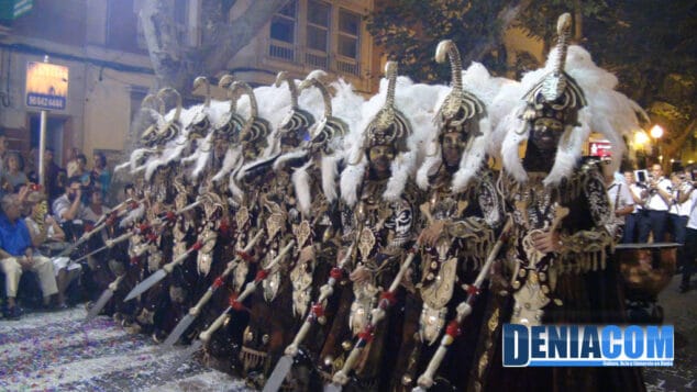 16 Última escuadra del boato de la filà Amiries