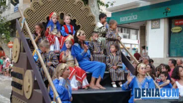 Carroza de la Capitanía Mora 2012 en el Desfile Infantil de los Moros y Cristianos Dénia 2012