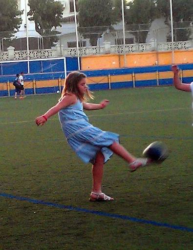 Claudia Alcalde Márquez llevará el balón de la Supercopa