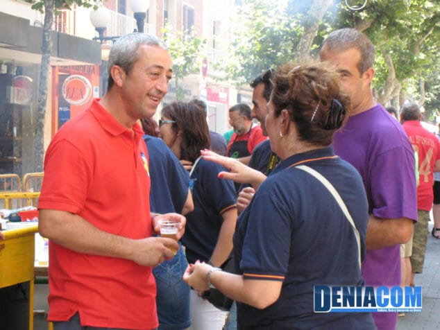El presidente de la AMMICC Josele Maldonado durante el Concurso de Paellas de los Mayorales de Sant Roc