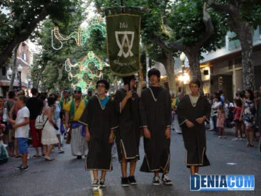 Estandarte de la filà Almoràvides en el Desfile Infantil de los Moros y Cristianos Dénia 2012