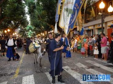 Estandarte de la filà Berebers-Tuaregs en el Desfile Infantil de los Moros y Cristianos Dénia 2012
