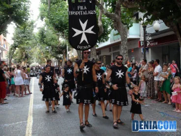 Estandarte de la filà Hospitalaris en el Desfile Infantil de los Moros y Cristianos Dénia 2012