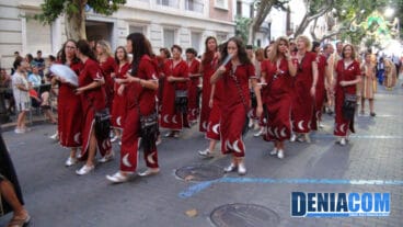 Filà Alkamar durante el pasacalle posterior al Desembarco de los Moros y Cristianos Dénia 2012
