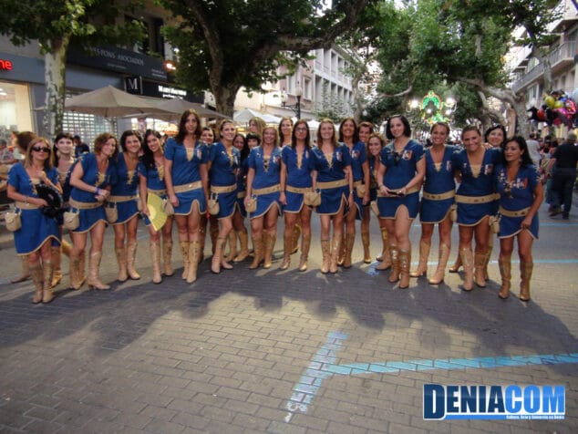 Filà Almogàvers durante el pasacalle posterior al Desembarco de los Moros y Cristianos Dénia 2012