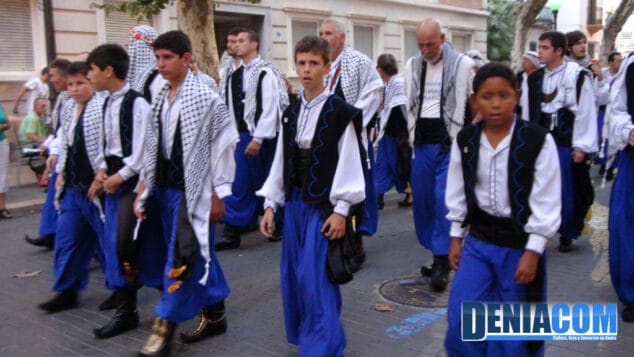 Filà Berebers Tuaregs durante el pasacalle posterior al Desembarco de los Moros y Cristianos Dénia 2012