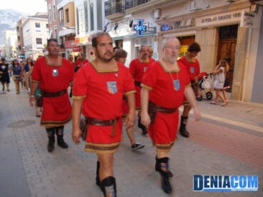 Filà Mozárabes durante el pasacalle posterior al Desembarco de los Moros y Cristianos Dénia 2012