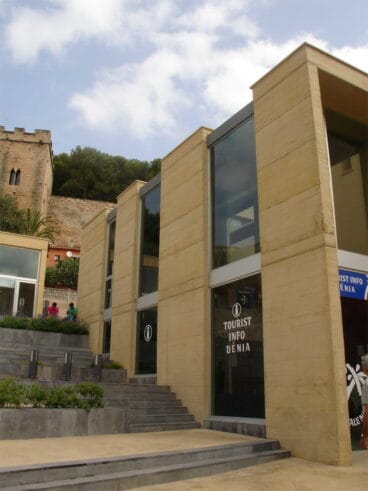 Información Turística en la Plaza del Consell de Dénia