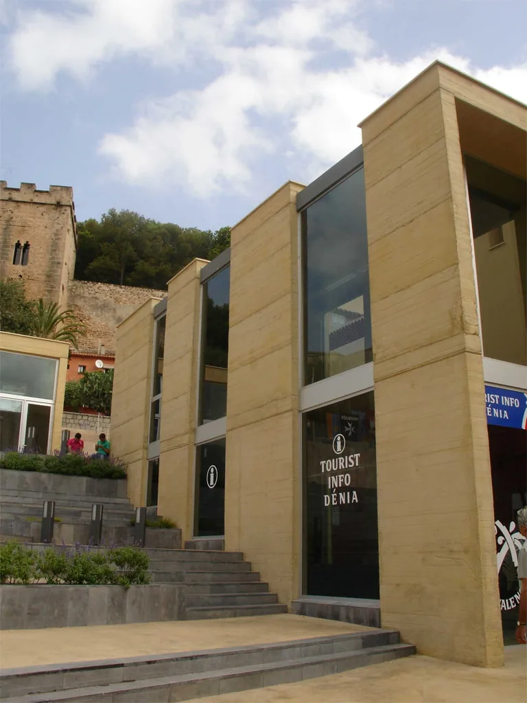 Información Turística en la Plaza del Consell de Dénia