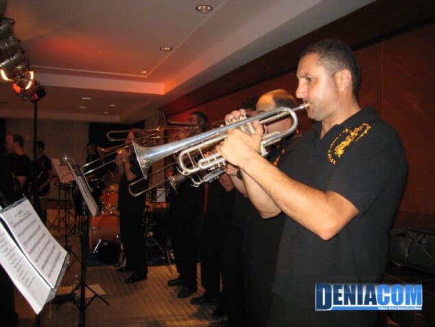 La Charanga Cachorras ameniza la Cena de Gala de la AMMICC
