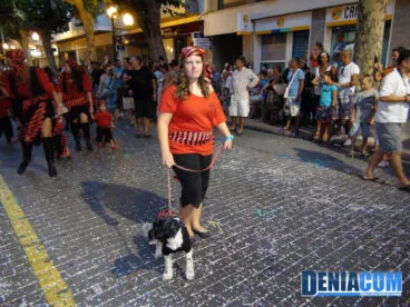Mascotas en el Desfile Infantil de la filà Piratas Berberiscas
